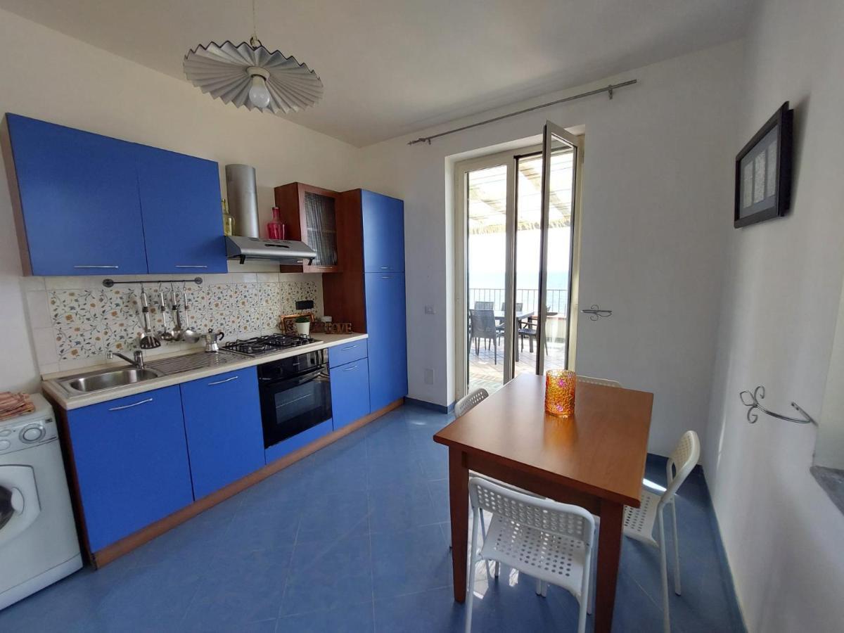 Waikiki Beach Apartments Santa Maria di Castellabate Exterior photo
