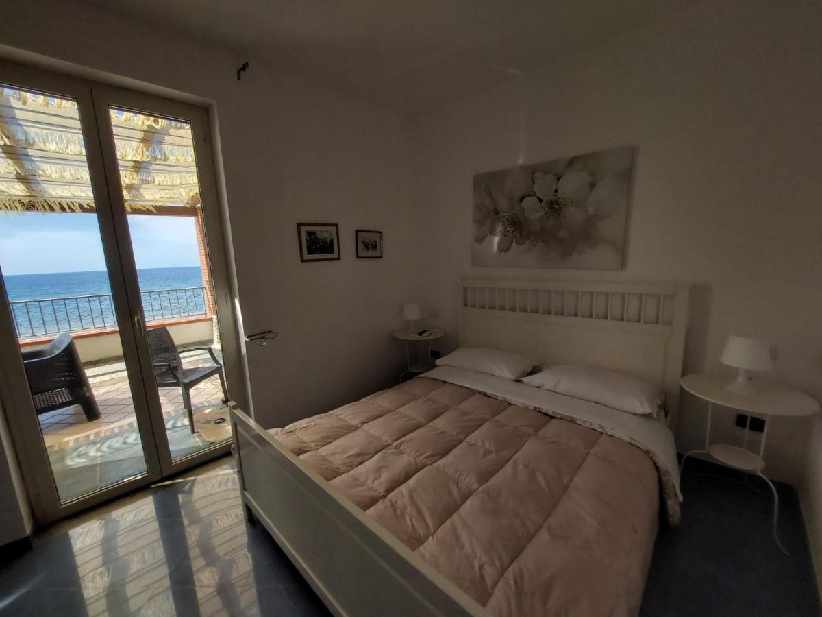 Waikiki Beach Apartments Santa Maria di Castellabate Exterior photo