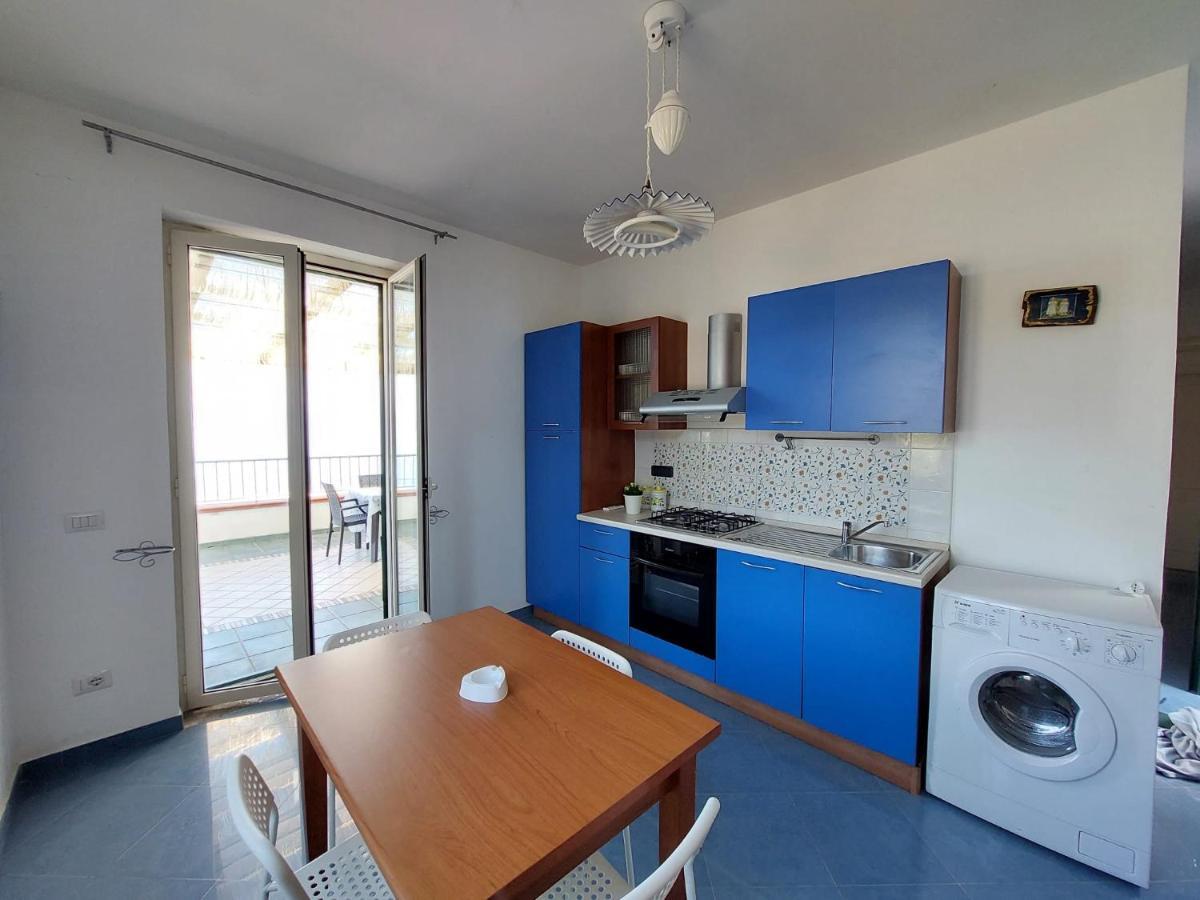 Waikiki Beach Apartments Santa Maria di Castellabate Exterior photo